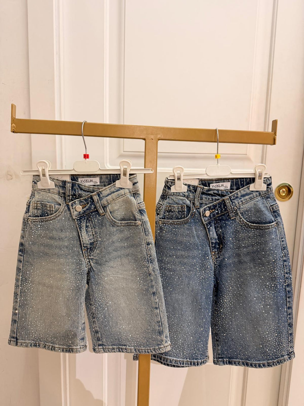 Bermuda Asymmetric Shiny