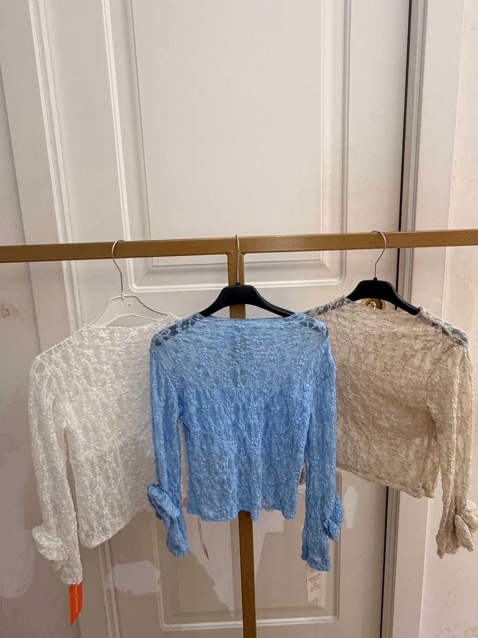 Maglia merletto con rosa